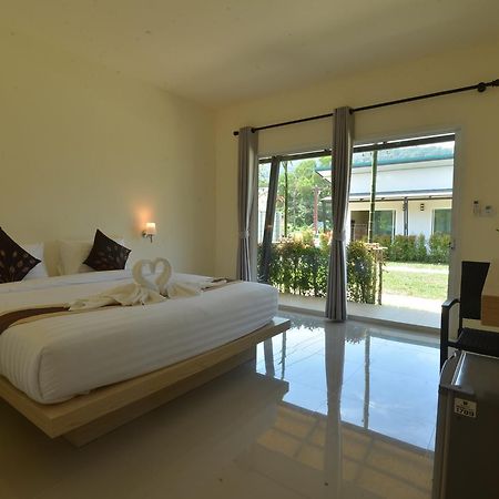 Malee Sirin Old Town Hotel Ko Lanta Екстериор снимка